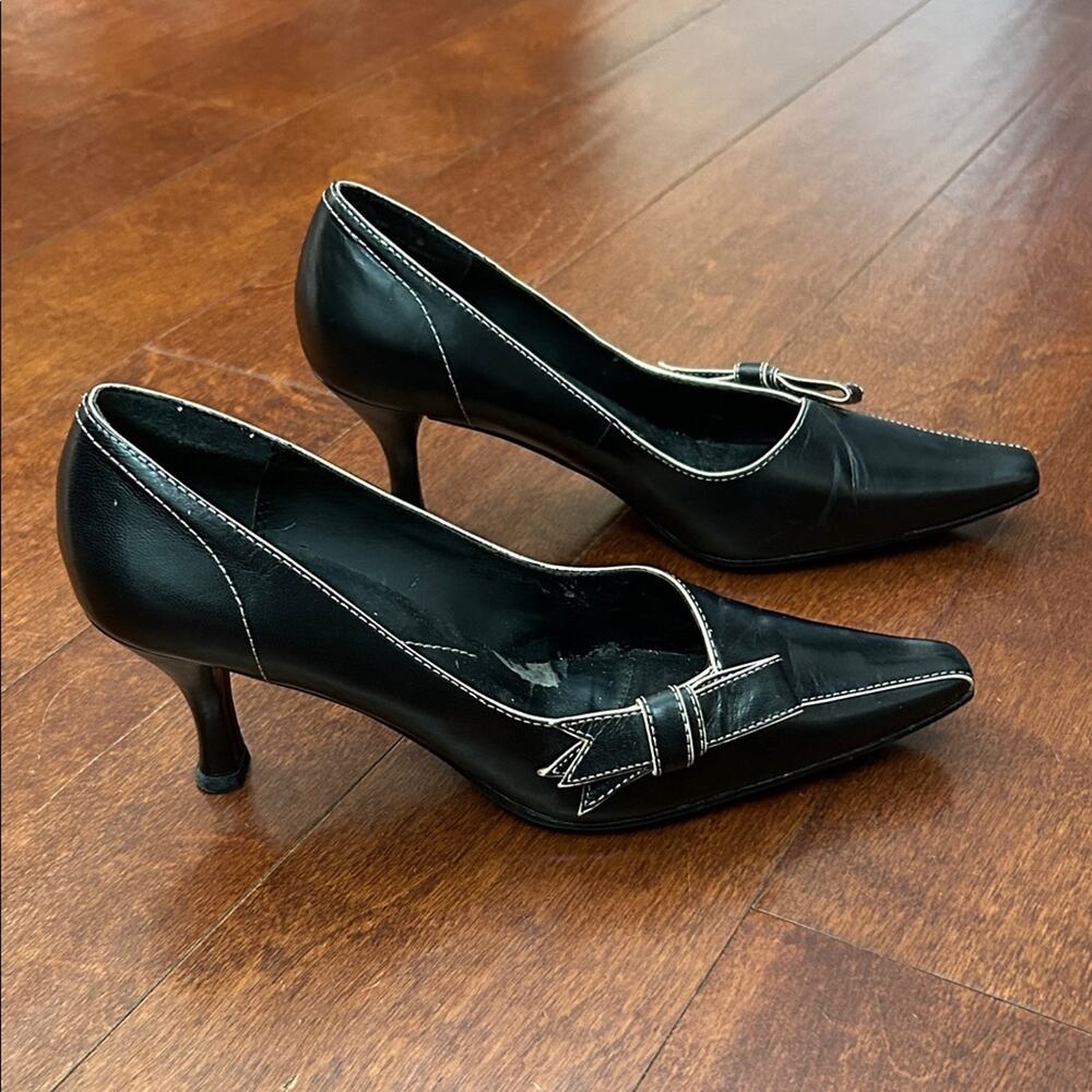 Liz Claiborne Flex “Kip” Retro 90s Black Leather Heels with Bow Accent, Size 6